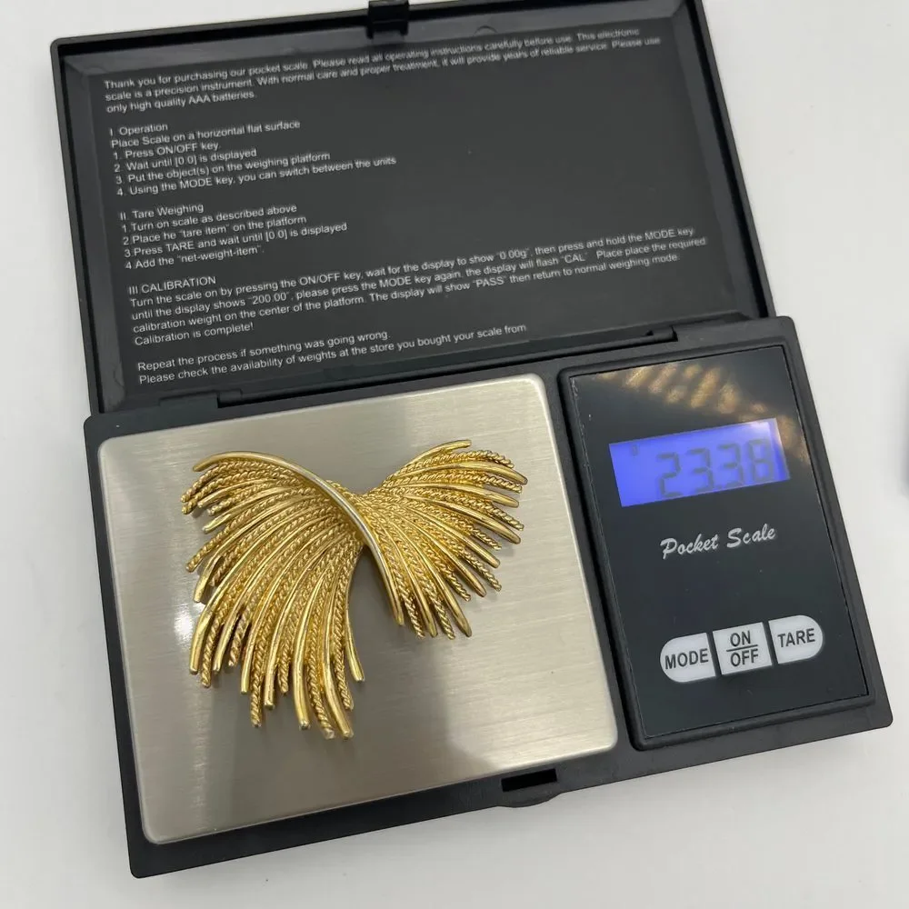 Monet Gold Tone‎ Feather Rope Texture Brooch Pin Vintage Statement Jewelry
